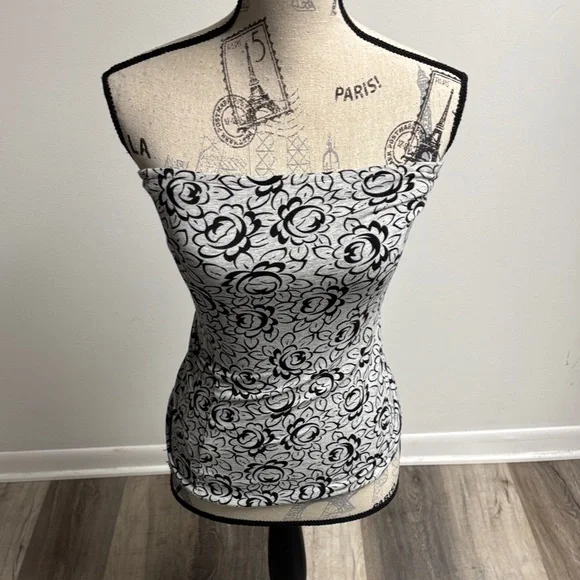Y2k Gray Floral Tube Top - Picture 4 of 14